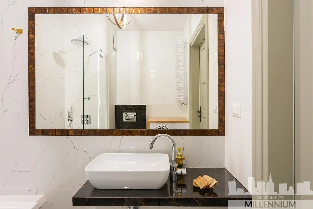 Millennium Port Gold Apartment Warsaw